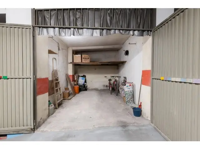 Garaje en Venta Arabial Granada Centro 32m2 Trastero