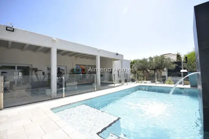 Villa 4 Dormitorios Lujo Vera Algarrobina Piscina