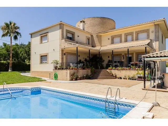 Chalet de Lujo en Las Vaguadas 636m² 1462m² Parcela