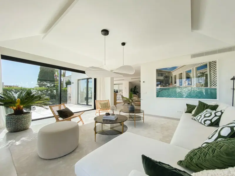 Chalet 4 Dormitorios Marbella Piscina Jacuzzi