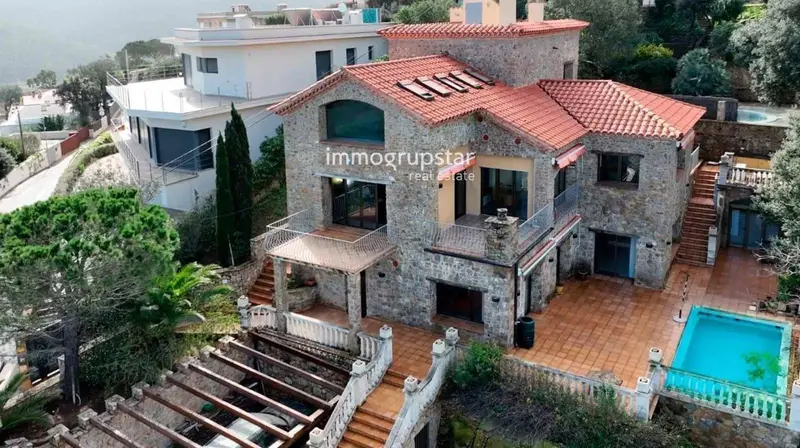 Villa de Lujo en Sa Riera Begur con Vistas al Mar