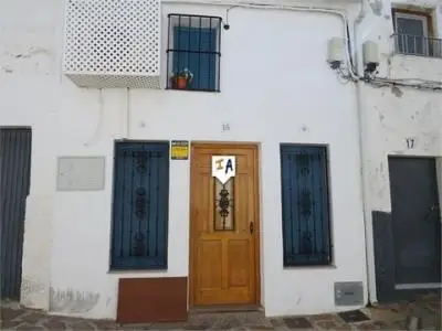 Casa Adosada Reformada en Martos Un Dormitorio Terraza Privada