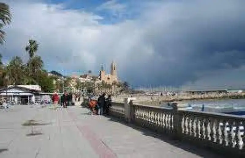 Venta Local Comercial Ribera Sitges 85m2 Reformado Alta Rentabilidad