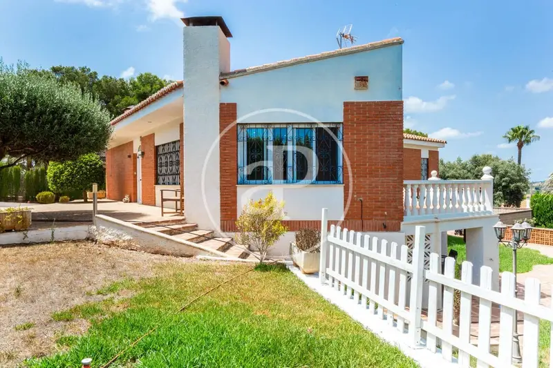 Chalet en Venta Picassent Valencia 5 Dormitorios Piscina Privada