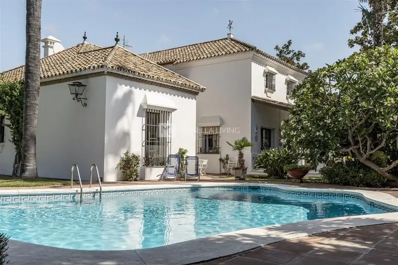Villa de 5 Dormitorios en San Pedro Alcántara