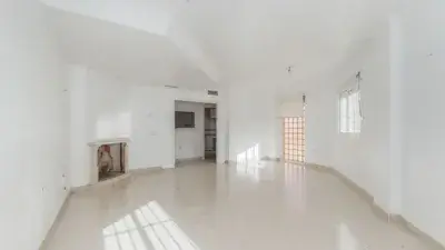 Casa adosada en venta en Corrales