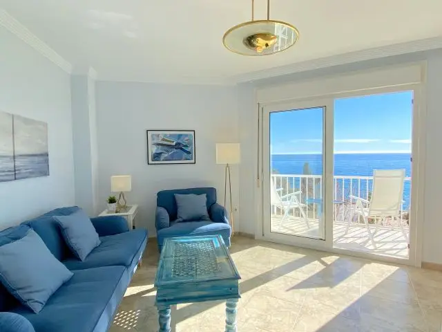 Apartamento con Vistas al Mar en Nerja