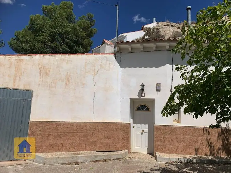 Cueva con 3 Dormitorios y 2 Baños en Los Carriones