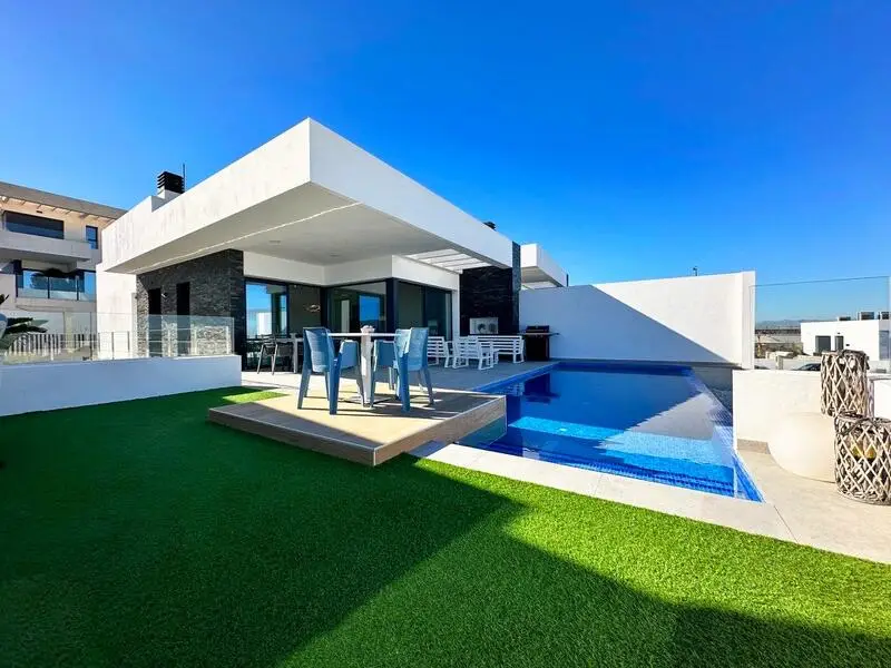 Villa de Lujo en Rojales con Vistas al Mar