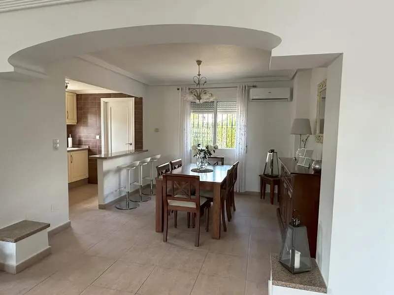 4 Cuarto Villa en venta
El Raso, Alicante