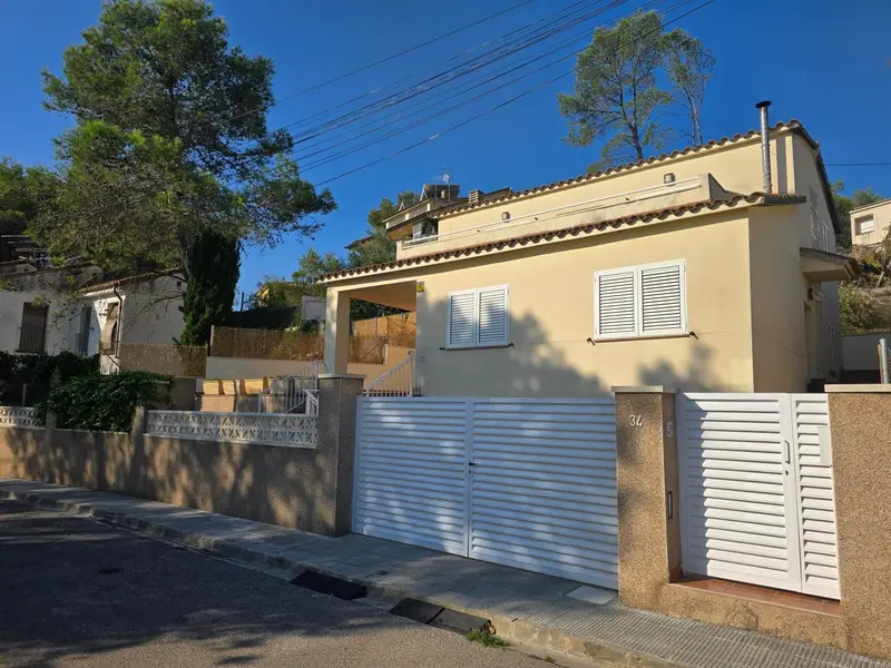 Chalet en venta en Canyelles, Barcelona