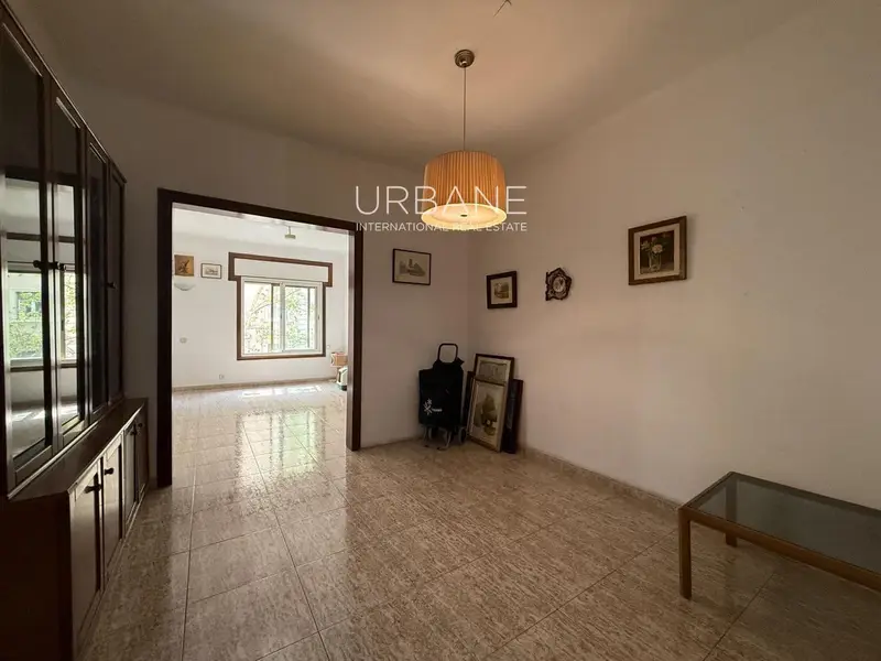 Piso en venta en el Eixample de Barcelona 177m2 5 dormitorios 2 baños