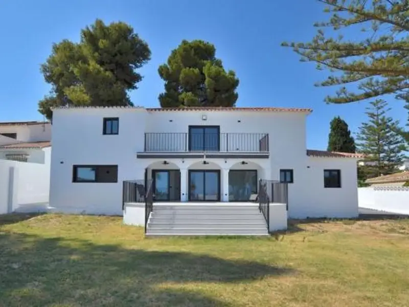 Villa de Ensueño Reformada en El Coto Mijas