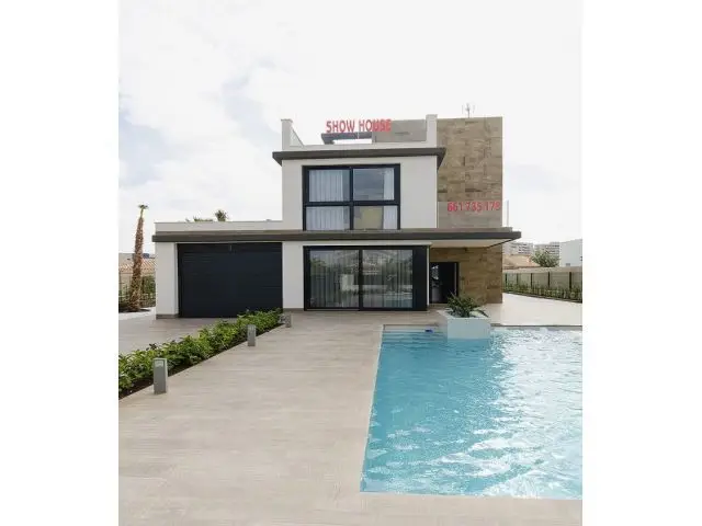 Villa de Lujo en Dehesa de Campoamor 4 Dormitorios 3 Baños Garaje