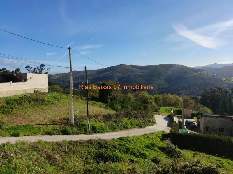 Venta Solar Pazos de Borben 1763m2 Amoedo