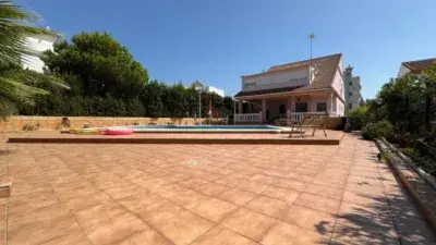Chalet en Venta en El Portil 5 Dormitorios 3 Baños