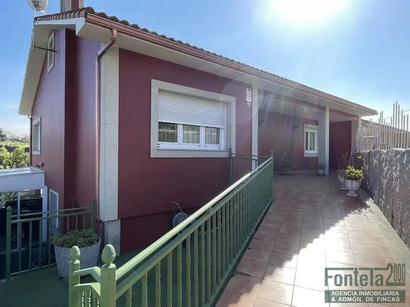 Chalet en Almeiras Culleredo con Ascensor Jardin y Barbacoa