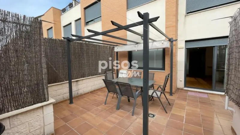 Chalet pareado en venta en Carrer Datures