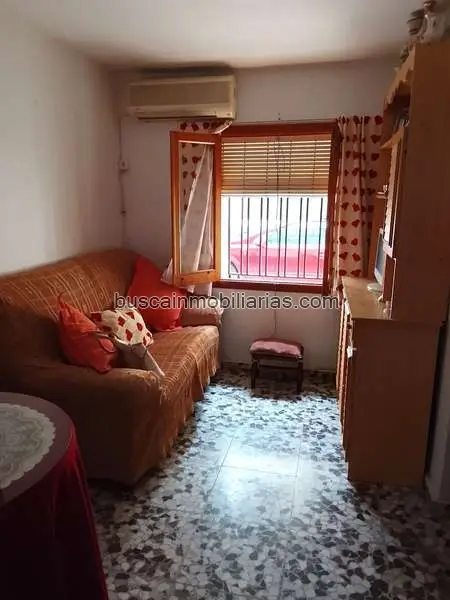 Villa en Madrigal de la Vera con 3 Viviendas