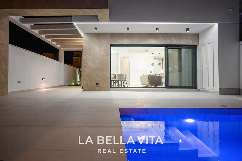 Chalet en venta en Filipinas, Alicante