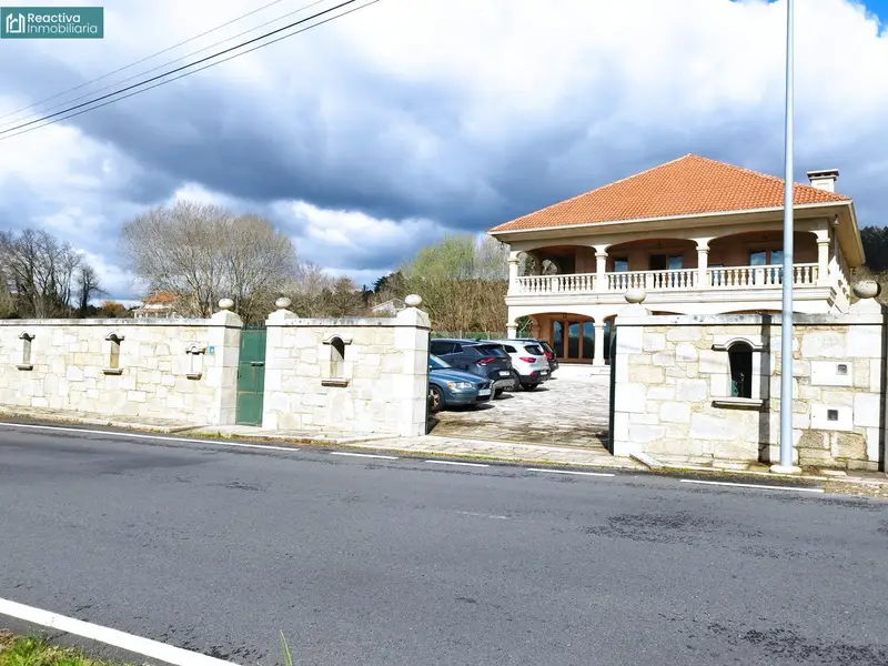 Venta Chalet con calefacción en Pedrouso Teo