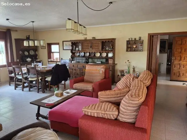 Se Vende Chalet Con Piscina A Pocos Minutos De Elche