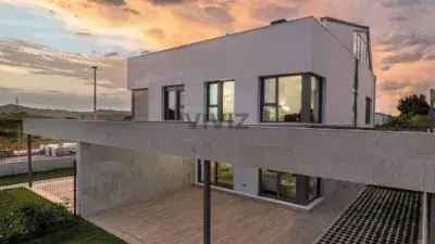 Chalet en venta en Maoño