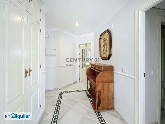 Alquiler piso ascensor y piscina Málaga - este