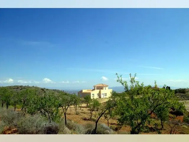 Villa en Bedar casi terminada con vistas al mar