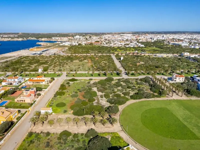Solar en Cala Blanca para 10 Viviendas