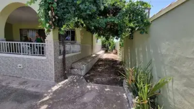 Chalet en venta cerca de la playa 4 dormitorios 2 baños