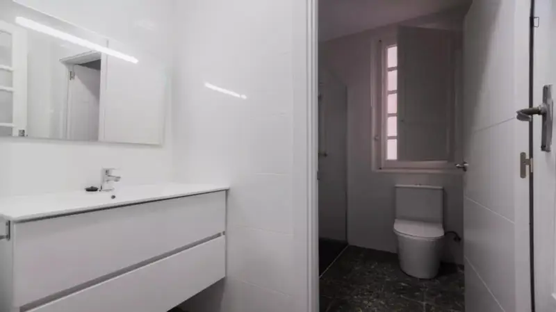Habitacion Doble en Piso de 5 Habitaciones