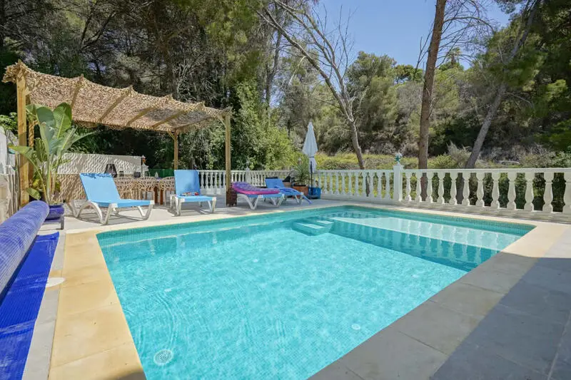 Villa de Lujo en Benissa con 4 Dormitorios y Piscina