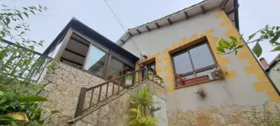 Chalet en Venta en Viesques Gijon 5 Dormitorios 3 Banos Jardin