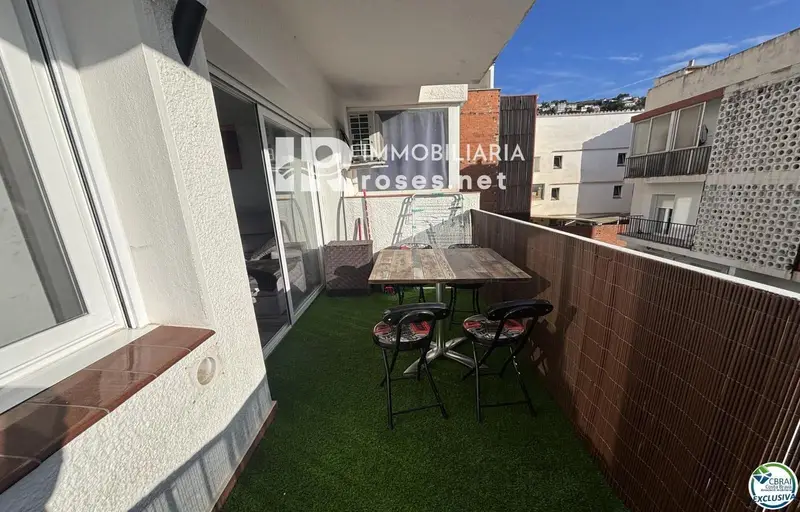 Piso en venta en Roses 2 dormitorios terraza  aire acondicionado