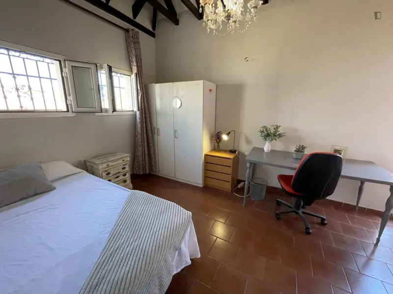 Habitacion Doble para Estudiantes Mujeres Menores de 30 Años