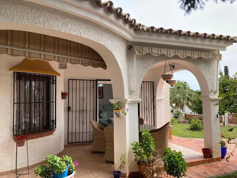 Chalet 3 Dormitorios Almayate Alto Malaga Piscina Jardin