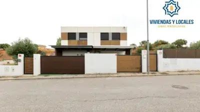 Casa Adosada en Albolote Cortijo del Aire