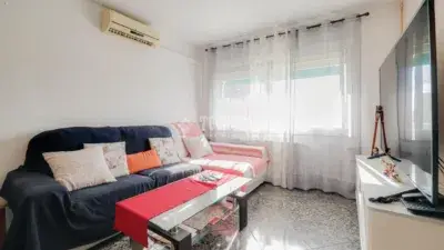 Piso en venta en El Gornal: 2 habitaciones, ideal familias