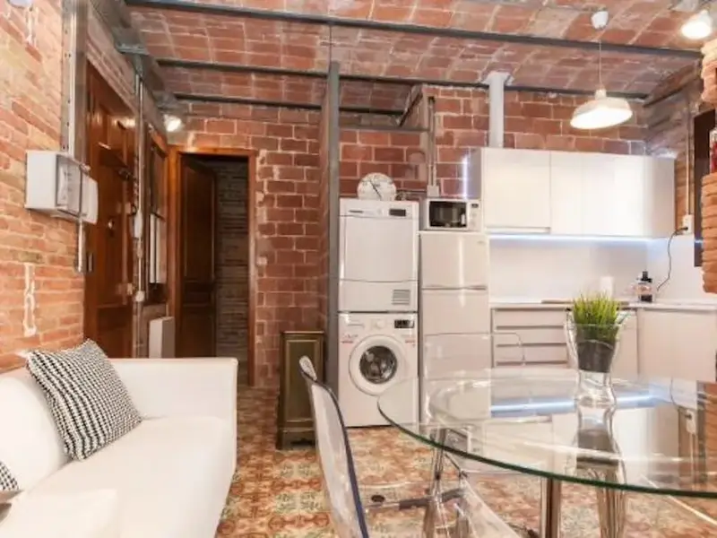 Apartamento en alquiler en Barcelona 3 dormitorios 1 ba
