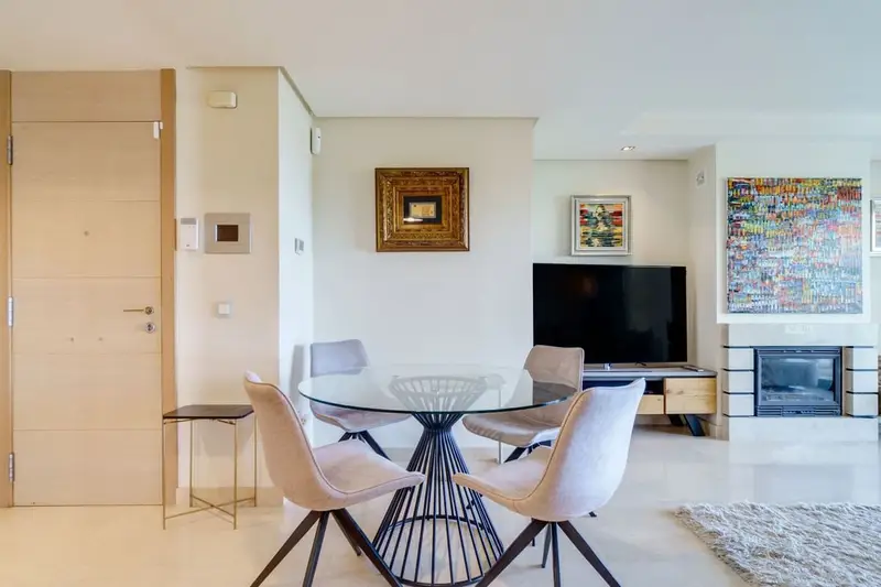 Apartamento en alquiler en La Quinta, Benahavís, Málaga