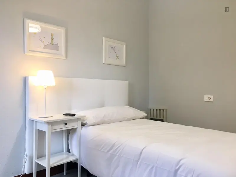 Habitacion comoda servicios incluidos limpieza semanal
