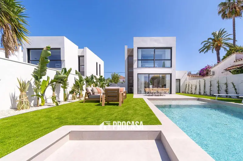 Chalet en venta Empuriabrava nueva construccion junio 2025
