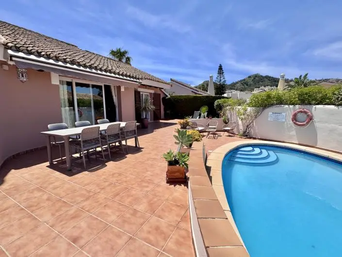 Villa 3 Dormitorios en Venta Las Higueras