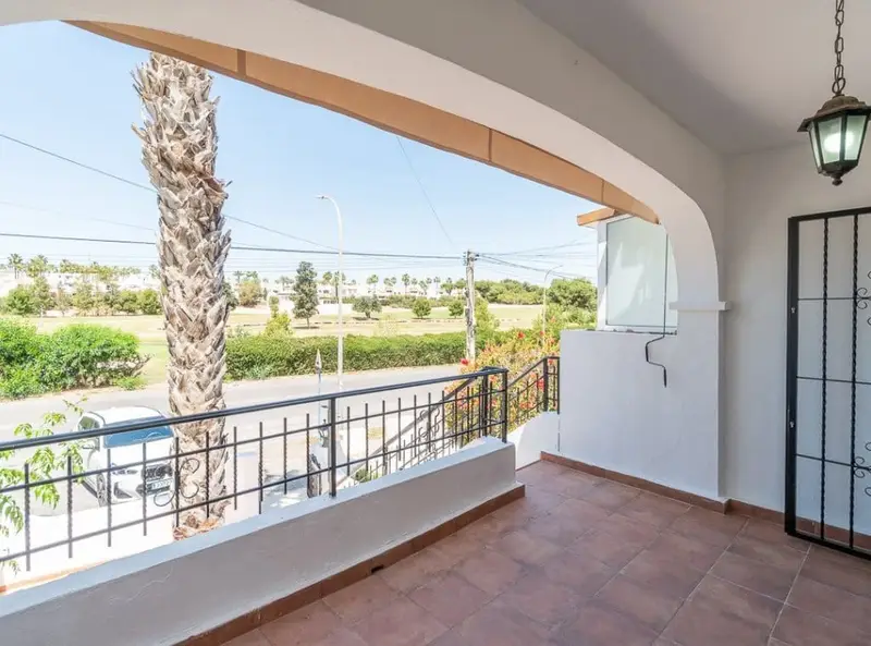 Chalet en alquiler en Villamartin, Orihuela, Alicante