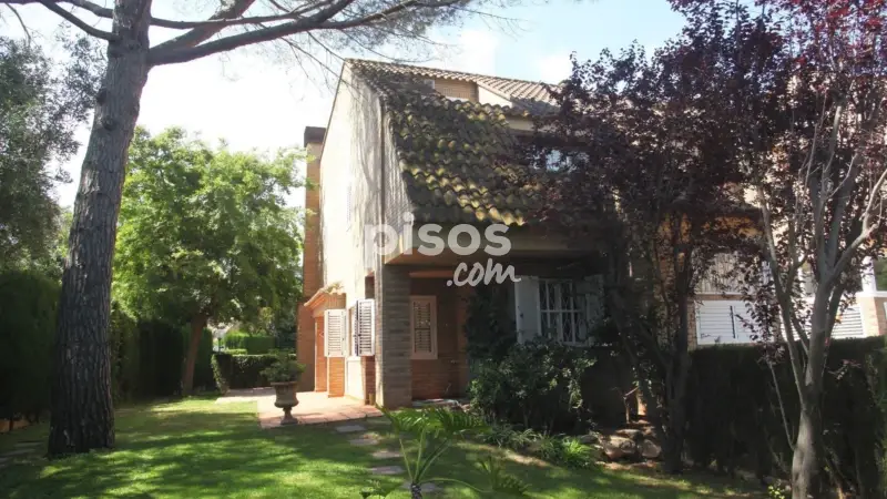 Casa adosada en alquiler en Godella