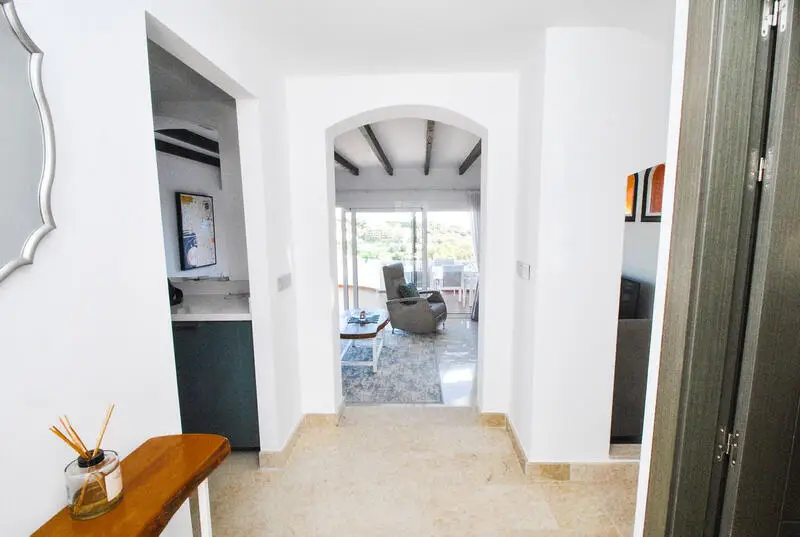Villa 3 Dormitorios Calahonda Renovada Vistas al Mar