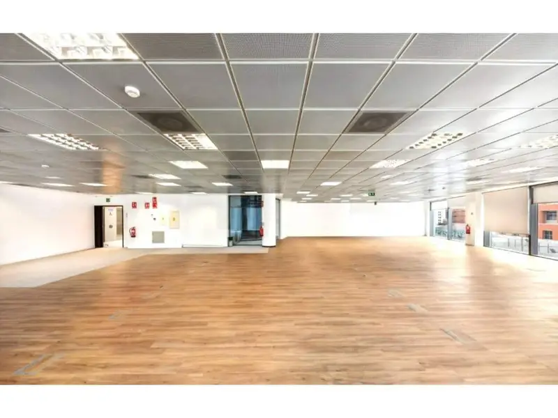 Oficina en Alquiler Madrid Simancas Edificio Moderno
