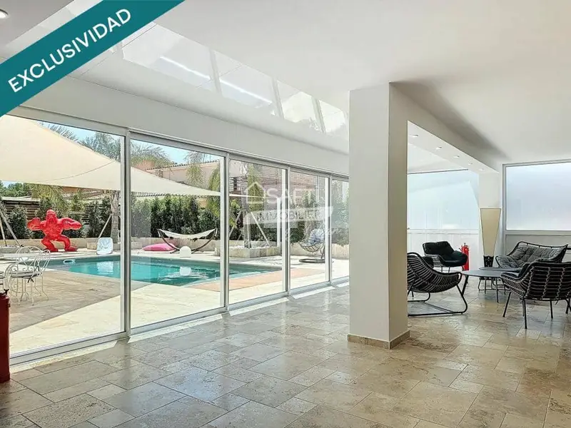 Chalet de Lujo en Castelló d'Empúries con Piscina