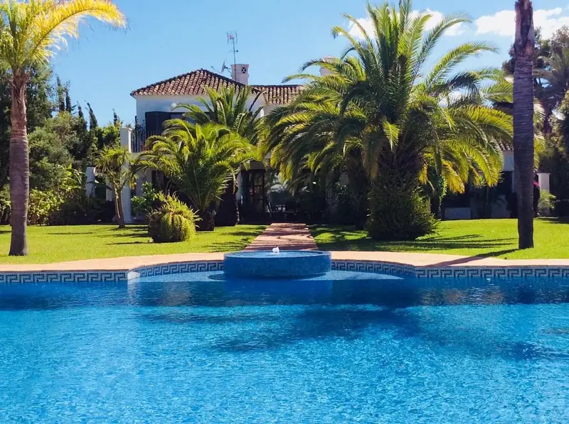 Chalet en Guadalmina Baja 6 dormitorios 8 baños Piscina Privada